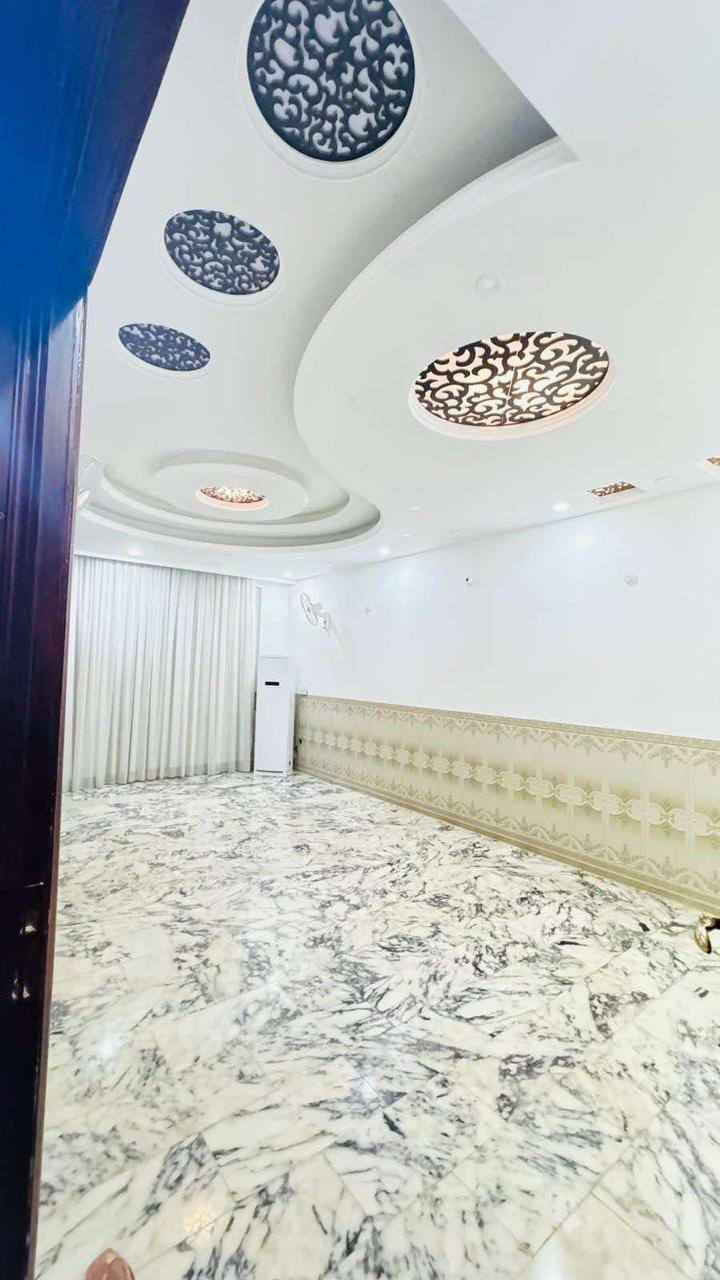 السلام عليكم دار للبيع طابو صرف
حلة حي نادر الثانية فرع صيدلية مصطفى
مساحة ٢٠٠ م
طابقين بناء حديث
طابق ارضي ٢غرف نوم ومجمع صحيات وكيلور واستقبال وكراج سيارة
طابق اول ٢غرف نوم ومجمع صحيات وكيلور
رفت /طابوق جمهوري /أرضية مرمر
شارع ١٥ م
للاستفسار***********
***********
*********** ابواحمد لبيع وشراء العقارات في بابل مكتب البيت الامين حلة نادر الأولى قرب آسواق الجمل ملاحضة نستقبل جميع عروض البيع والشراء والايجار الرهن
