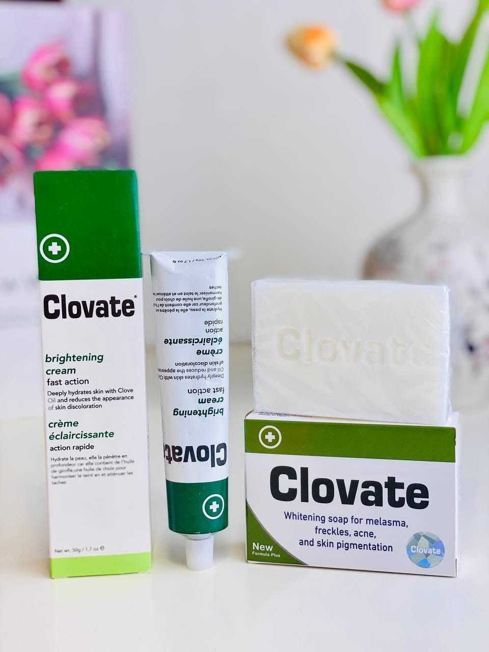 كريم + صابونة كلوفيت الهندي الاصلي   (Clovate Brightening Cream). مصمم لتفتيح البشرة، وتقليل ظهور التصبغات والبقع الداكنة، وتوحيد لون البشرة. يحتوي على زيت القرنفل وألفا أربوتين لتغذية البشرة وتفتيحها. 
يرطب البشرة بعمق، وله خصائص مضادة للالتهابات لتهدئة البشرة المتهيجة.              
✅صابونة Clovate مصممة خصيصًا لمعالجة مشاكل البشرة مثل الكلف النمش، حب الشباب والتصبغات.تركيبتها الفعّالة تنظف بعمق  

#الاصلي المنشأ هندي 🇮🇳
يوجد خدمة توصيل لجميع محافظات العراق ٤ الاف


**إذا كنت صاحب هذا الإعلان وتريد حذفه لأي سبب، رجاءا أرسل رسالة إلى الدعم الفني**