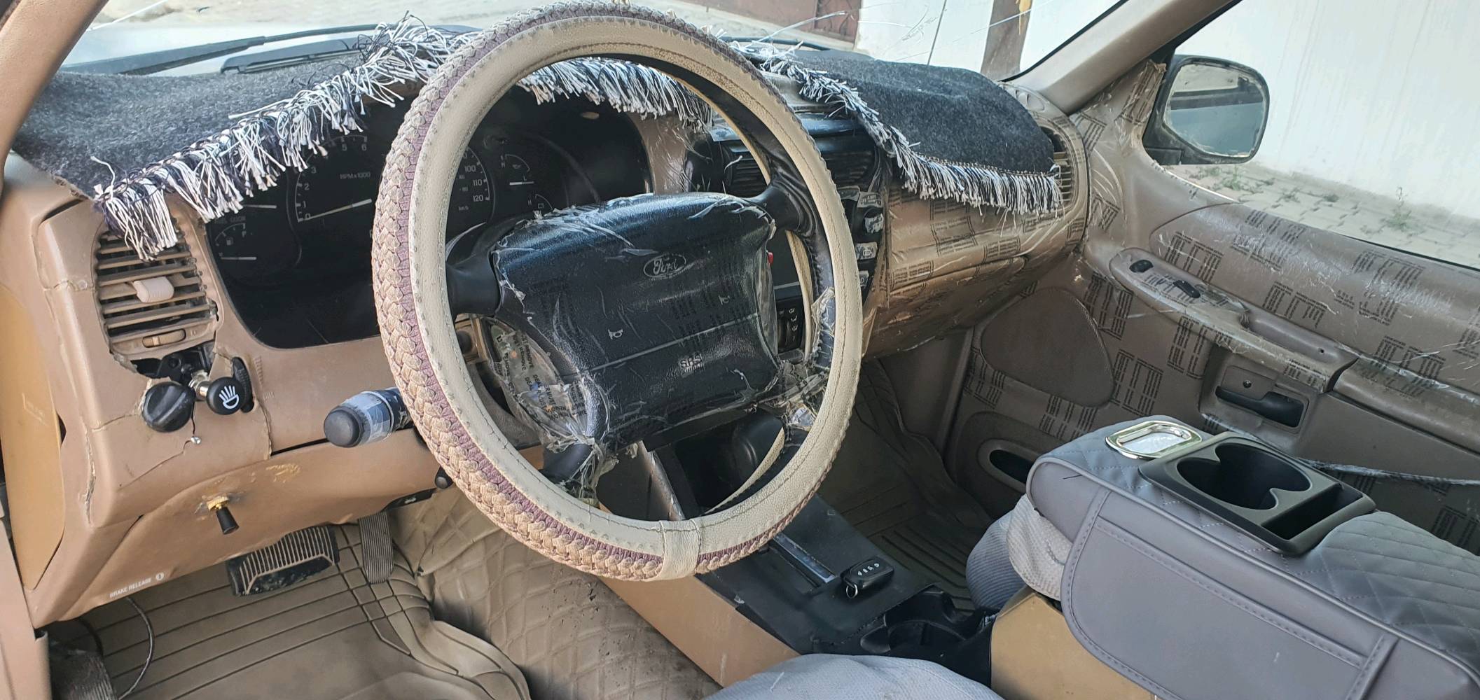 فورد اكسبلور موديل 2000

 كير محرك بطه 3000 vvt شرط

 تدفئة تبريد ثلج

تخم تاير

صدر جديد

سقف سلايت

جوم كهرباء

 سنويه ٢٠٢٨ رقم كركوك مشروع وطني

 بطاقة بنزين متوفر

السيارة حلوة ومال جناي وبدون نقص ماشاء الله فقط خلي دهن بانزين وتراي من الشمال للجنوب

السعر مال بيع مستعجل ٤٨$ مجال بسيط

رقم الهاتف (***********) مكاني كركوك