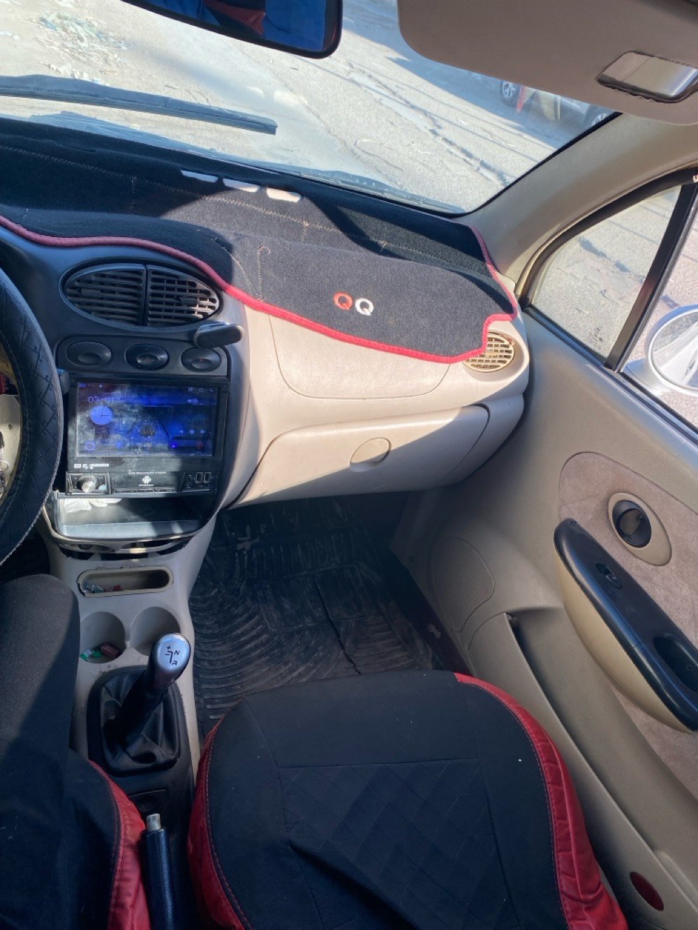 كيو كيو 2013 أوتوماتيك
سنوية جديدة رقم انجليزي جديد هزة جديدة
كير محرك مكفولات
الكشر شوفة عينك
تراي وين يعجبك سيارة جاهزة من كلشي وعليها ادامة
كاملة
بيهة نواقص بسيطة
السعر ٢٧$ 
عنواني بغداد