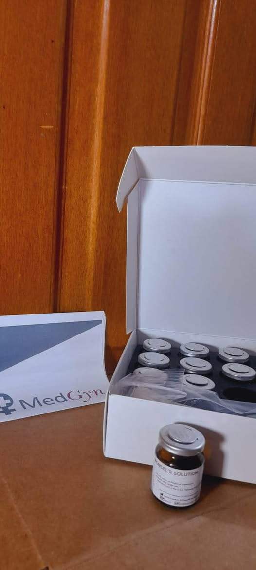 🩺 MONSEL’S SOLUTION
🇺🇸 MED GYN – USA

الاستخدام:
محلول طبي يُستخدم للسيطرة على النزف الموضعي داخل العيادات النسائية
متى يُستعمل؟
✔️ أثناء أو بعد الفحص بالكولبوسكوب
✔️ بعد أخذ خزعة من عنق الرحم
✔️ بعد عمليات LEEP (القطع والقشط)
✔️ بعد الإجراءات النسائية البسيطة المسببة لنزف سطحي

⭐ الأهمية:
✔️ يوقف النزف بسرعة بعد الخزعات وعمليات LEEP 
✔️ يقلل الحاجة للتدخلات الإضافية
✔️ عنصر أساسي في تجهيزات عيادات النسائية

⚠️ يُستخدم فقط من قبل الكادر الطبي وتحت إشراف مختص
 
متوفر الان في مكتب سما الطب _باب المعظم _مقابل دائرة صحة الرصافة بغداد او مراسلة المكتب عبر الارقام
***********/***********
