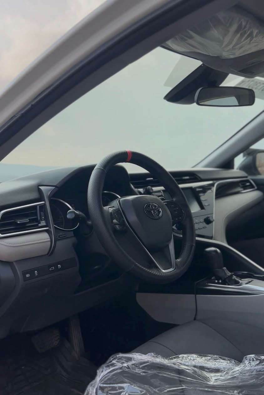 كامرى 2018 
موسفات LE كامل يا هتيه  جانكرن بو se 
 110مايلا يا جوي 
نيف جملغي سايقي سبغه و نيف جملغي بشتي يئ
 سه كني سبغه بي دا غلي بي يرباك شه رت 
سعرا وى 180 و مجال 
عنوان شيخان 
*********** شيخان, نينوى
