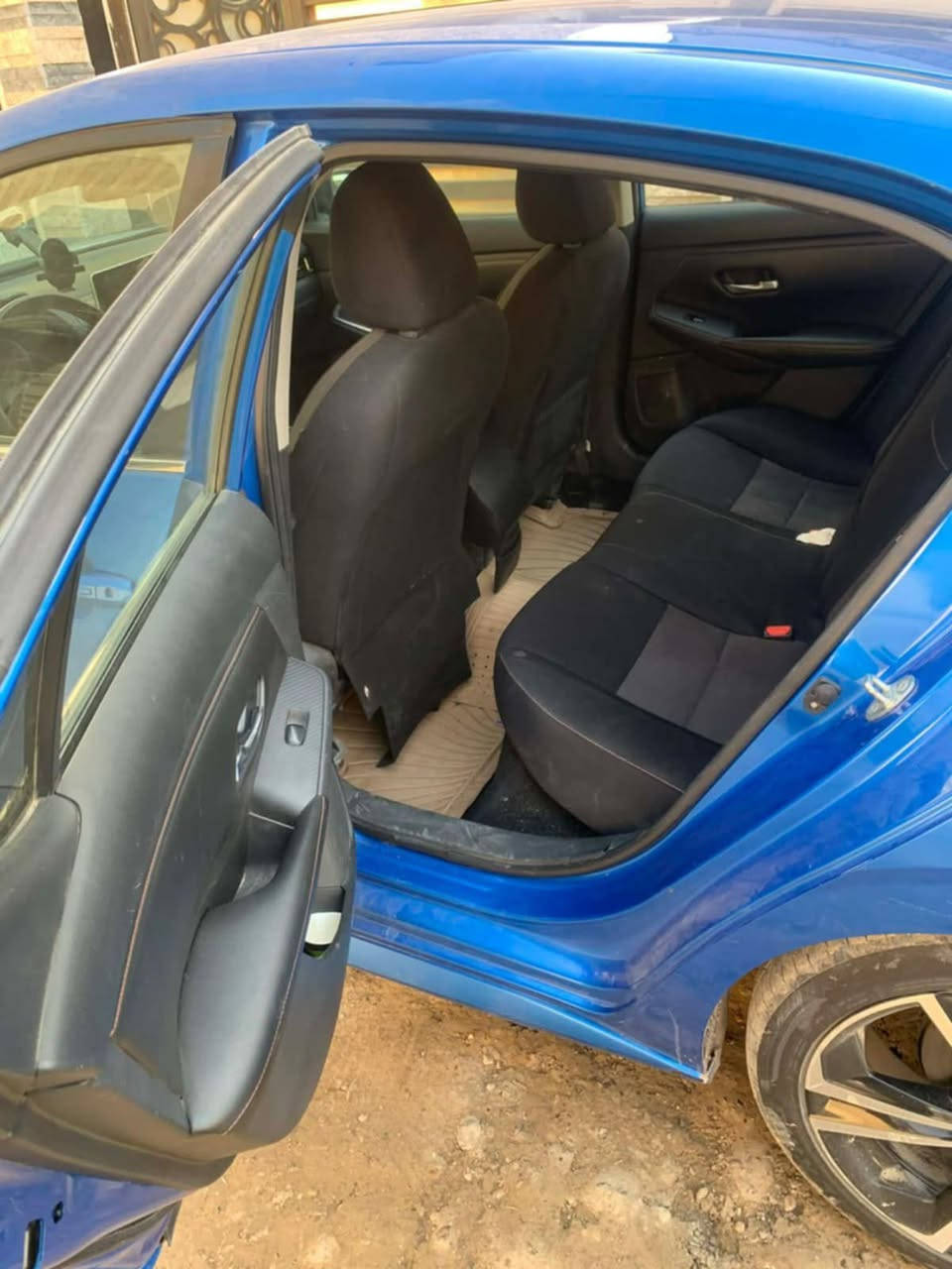 نيسان سنترا موديل ٢١ للبيع ضرر ربع البنيد وبارد بلجاملغ رقم أربيل مواصفات SR السعر ١٢٠ وبيها مجال للشراي العنوان البكريه قرب جسر الغزاليه ***********
