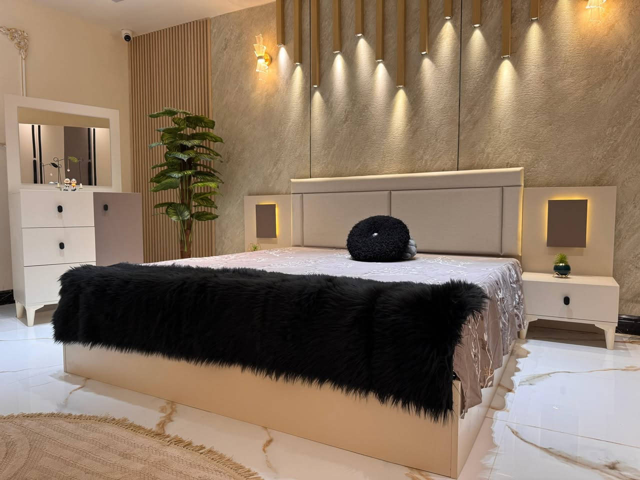 ✨ وصل حديثاً — موديل لاكون الاقتصادي ✨

🛋️ تصميم أنيق يجمع بين الجودة والسعر المناسب

❇️ 5 قطع متكاملة — كنتور 220 سم
❇️ ميز تواليت كبير وعملي
❇️ شغل متقن بجودة عالية
❇️ سرير ثابت ومتين 🇹🇷🇹🇷🇹🇷
🔦 إنارة عصرية تضيف لمسة فخامة

💥 متوفر الآن بسعر الجملة — فرصة لا تعوض!

📞 للحجز والاستفسار: ***********
