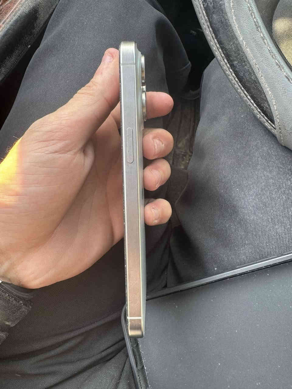 ايفون 15 برو ماكس شرق اوسط ذاكرة 256 للبيع فقط بطارية 90 مكفول ممبدل ايشي ضمان الفحص عنواني بغداد السعر مليون  قفل قفل بس لشراي خاص او للاستفسار على الرقم ***********
