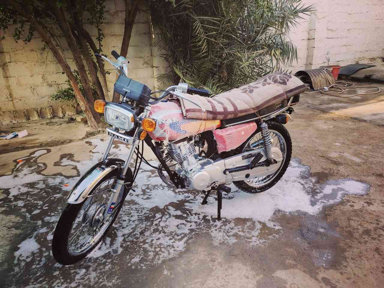 سلام عليكم دراجه البيع نامه كله اصلي مامفيلسه نضيفه سعر 825 وبيه مجال رقم الهاتف ***********
