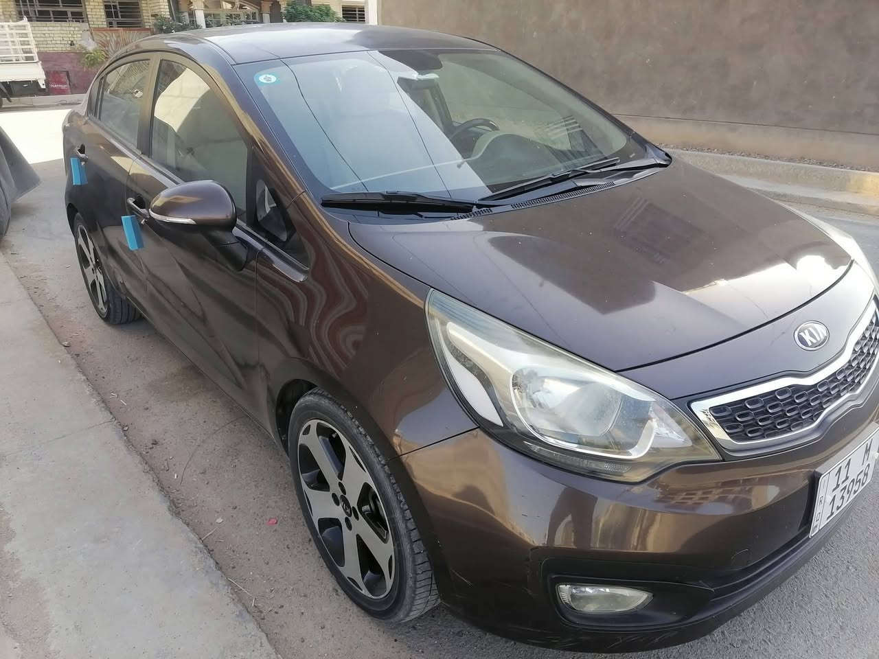 السلام عليكم كيا ريو موديل ٢٠١٤ خليجية الدولية العراقية وبدون حادث بيها فقط باب الصدر صبغ دخة بسيطة وعلى اثرها انصبغ الباب ماشية ١٠٤ الف رقم بغداد بأسمي مشروع وطني نفاذية السنوية ٢٠٢٩ أريد مراوس راس براس بدون فرق مكاني الحسينية مال الراشدية اي استفسار على رقمي *********** شعندك نزل
