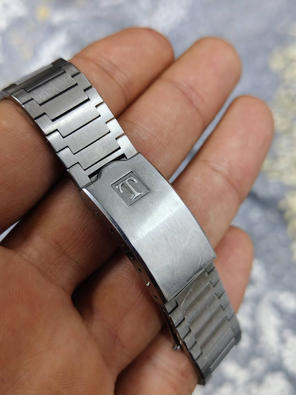 تیسوت مکینە ماطور تحفە انتاج ۱۹۷٦ 
سعر 120 الف
واتساب ***********
