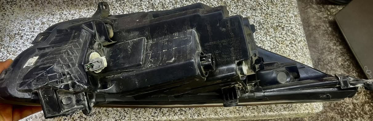 زوج لايتات اكسنت خليجي امامي 

يرهمن من ٢٠١١-٢٠١٧ 

نضافه ١٠٠٪؜ ما بيهم أي خلل 

السعر بدوه الكلوبات ٦٠ الف 
السعر مع الكلوبات ٧٠ الف 

مكاني بغداد / المعالف 
***********
