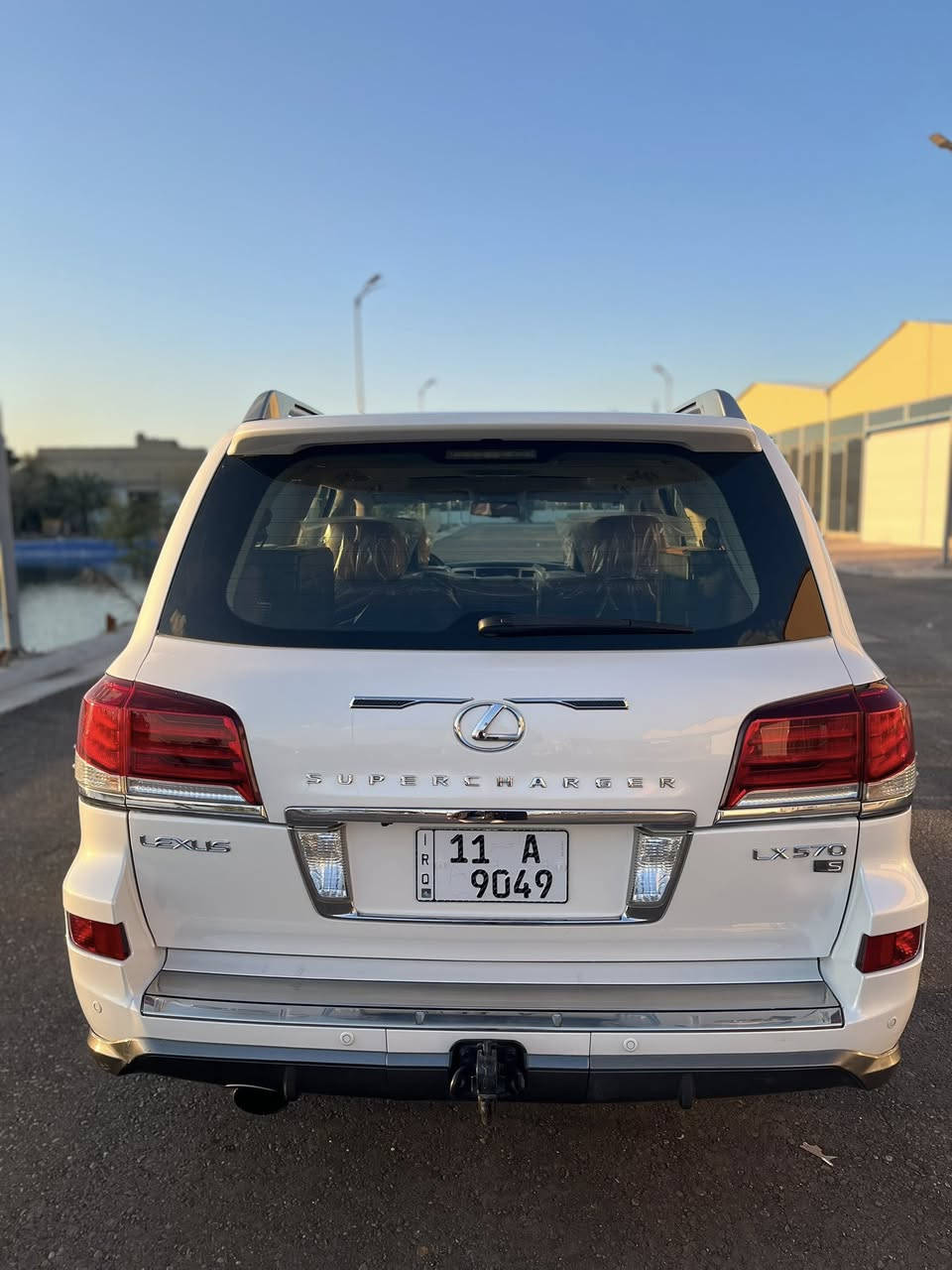 لكزز 2014  🔴 بريميه  🔴 .
رقم مميز بلاش مع السياره

المحرك 5700 

عداد المسافة : 200 الف كيلو

اللون : ابيض .

لون الداخل : مشمشي .

الضرر :  مكفوله من الصبغ ولفتح بيها بارد بسيط ما مبين بلعين.

السعر 395 $$ورقه ماكو هجي سعر نازل بسعرها اريد ابيع

 - المواصفات :

- فور ويل 

- ⁠داخل مشمشي مميز 

- ⁠منضومة زنون بلاديه

- ⁠ايرباكات عدد 8

- ⁠كشنات كهرباء 4 دكم

- ⁠شاشة بلادي كبيرة

- ⁠سلايد روف فتحة سقف

- ⁠كشنات جلد لون قرميدي المميز

- زراكات لايت + حساسات 

- ⁠كاميرات

- ⁠بصمة و تشغيل عن بعد

- ⁠تحكمات ستيرن

- ⁠ثلاجه +شحن لاسلكي 

- ⁠تبريد مركز

-جكات جوبلس 

مواصفات الكزز معروفه

- تشغيل عن بعد

العنوان بغداد البلديات 

للاستفسار : ***********
