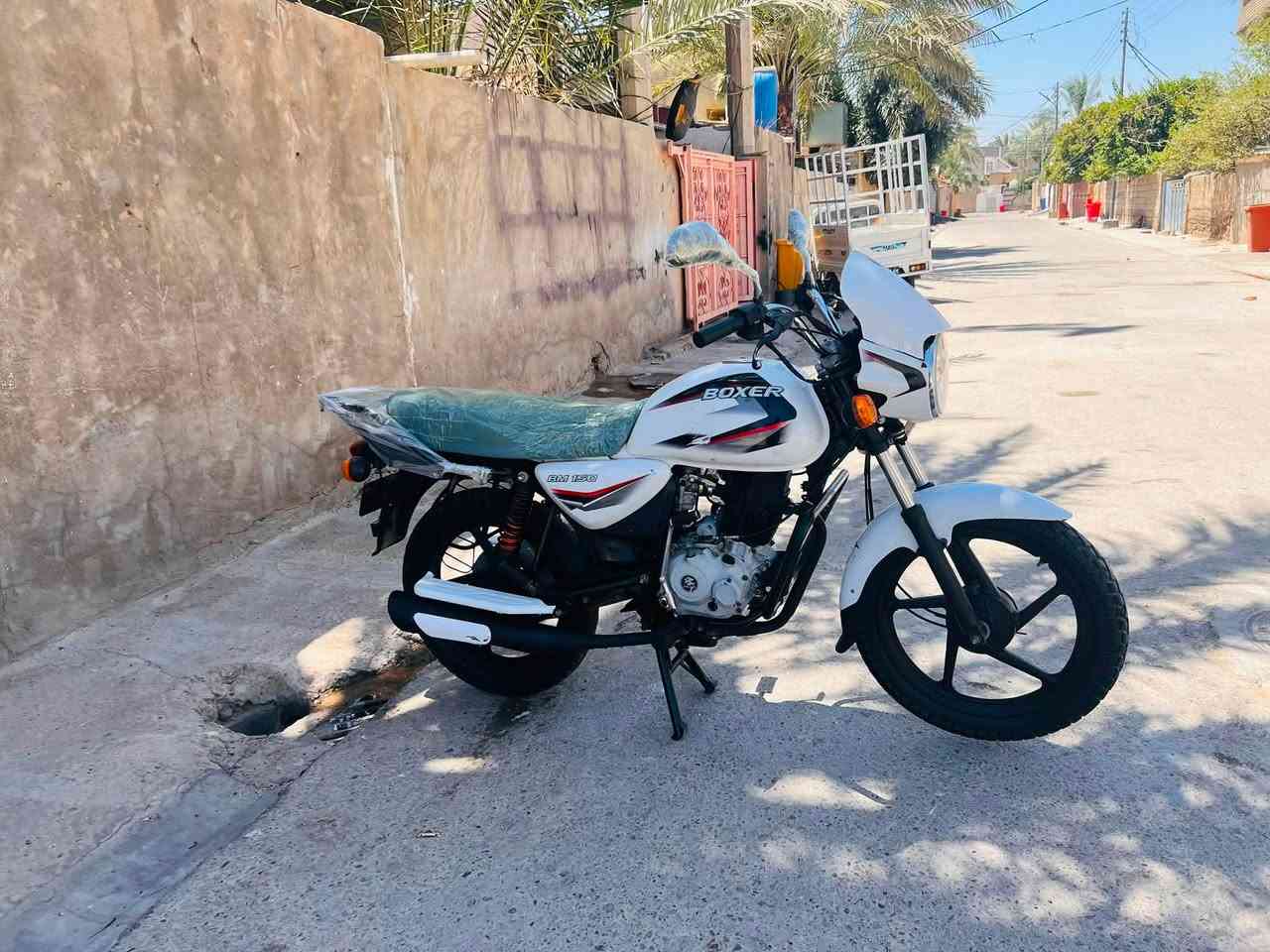 بوكسر للبيع موديل 2023
كفاله عامه دراجه شركه 
كهربائيات محرك فول لا تبخير ولا تنقيص
رقم وسنويه نافذه 2030 شرط التحويل 
محرك شرط الضمان 
بعقوبه بهرز
الاستفسار 
***********
