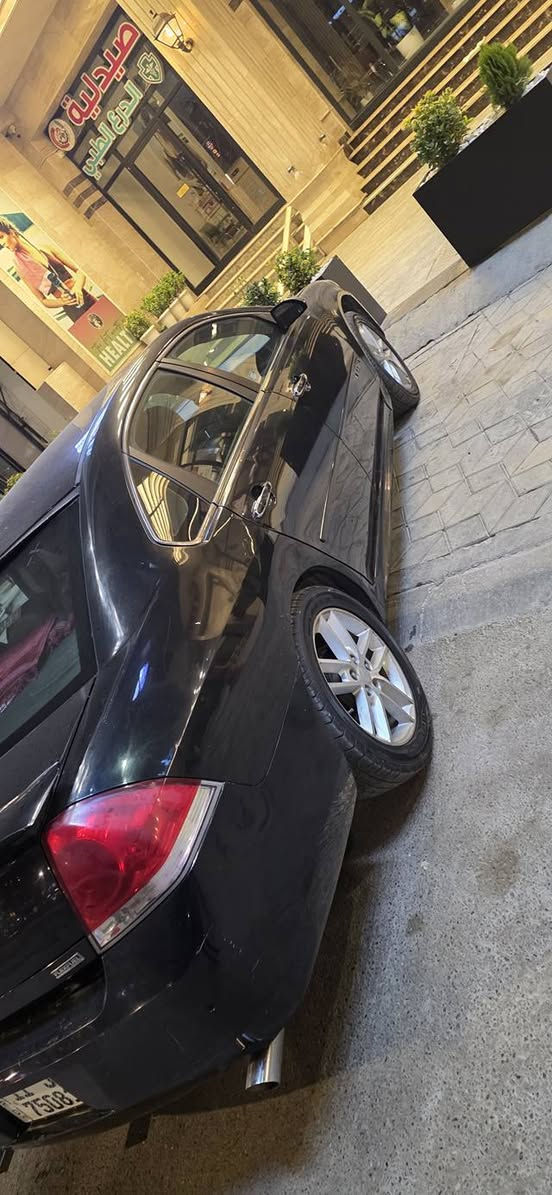 السلام عليكم
امبالا ٢٠١١ للبيع
محرك ٣٥٠٠ 
كير جديد فتحت الراديتر سويتلها ادامة و نسوا يربطون القفل مال براد الدهن فكام الكي وبدلته بشهر التاسع و صدر امامي خلفي جديد بشهر العاشر شديته
هزة و سنوية جديدة نهاية شهر ال١١ 
تايرات جديدة نظيفة 
كشنات جلد اسود 
و الكشنات الامامية كهرباء و بيها تدفئة بالكشنات
السيارة اصلها كير طرح ومحور تعليك بس شغل يعجبك و ما مبين انها محورة 

سيارة نظيفة ومعتني بيها و كاملة مكملة بيها نواقص بسيطة جدا  بس بسبب دوامي مدالحك اسويها وتوازيت على فلوس فدابيعها
السعر ١١٠ وبي مجال للشراي
السيارة حاليا بالانبار ومرات تكون ببغداد حسب الدوام
للاستفسار الاتصال بالرقم 
***********
موجود واتساب
