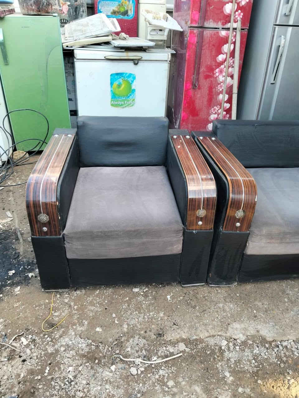 نص تخم للبيع نضيف« سعره 90 الف» العنوان بغداد المشتل مجمع فدك قرب المجلس البلدي رقم #ابوعلي للتواصل والاستفسار بي وتساب« ***********»
