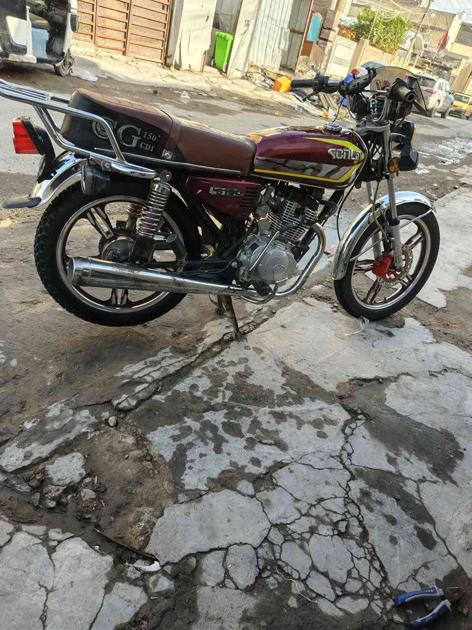 للبيع نضيفه اوراقه كامله مكاني بغداد البياع سعر ٦٥٠ وبيه مجال للشراي  ***********
