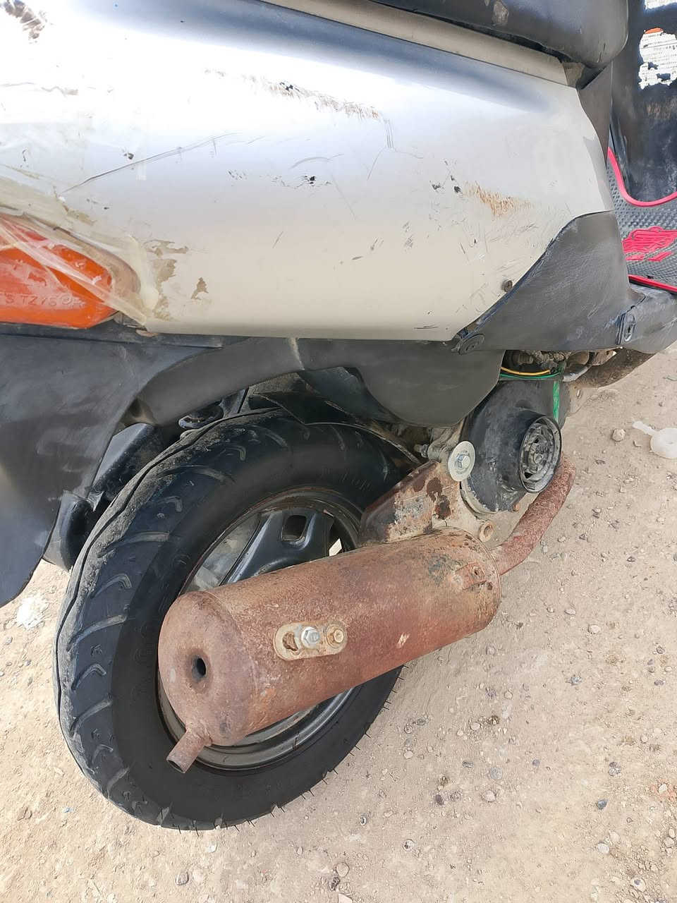 سلام عليكم دراجه ساسوكي للبيع دراجه طفت فجأه الله شاهد بس نضافته كافي طفات فجأه وماسويته عفتها ابيعها كوم حديد سعرها قيم واخذ مكاني حله شارع 80 للستفسار على الرقم ***********
