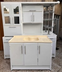 دواليب • خزانة