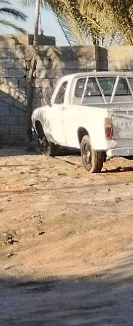 سلام عليكم سياره للبيع بيكم قديمه موديل 80 مكينه كير شرط الباقي شوف العين عنوان اسماوه اسعر 15 وبيه مجال ***********
