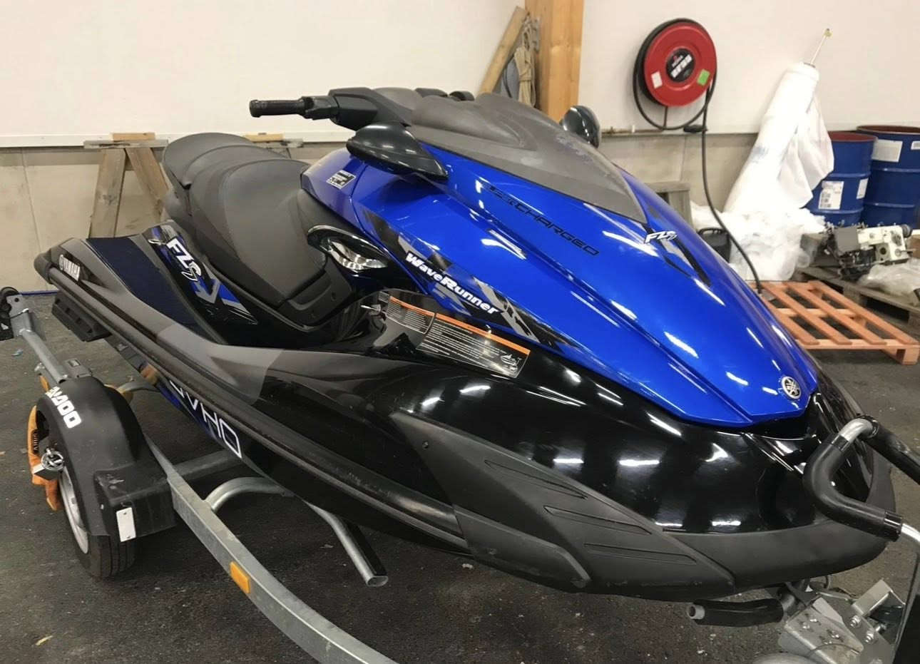 السلام عليكم
جيتسكي ياماها 1800 سوبر
FZS 
موديل 2015
جت نظيف جدا بدون كسر بدون صبغ
130 ساعه مشتغل⏰
شرط التراي وتفحص وين ماتريد
جت بدون عربانه 
💵💵السعر خاص💵💵
اي استفسار الاتصال
☎️***********
☎️***********
