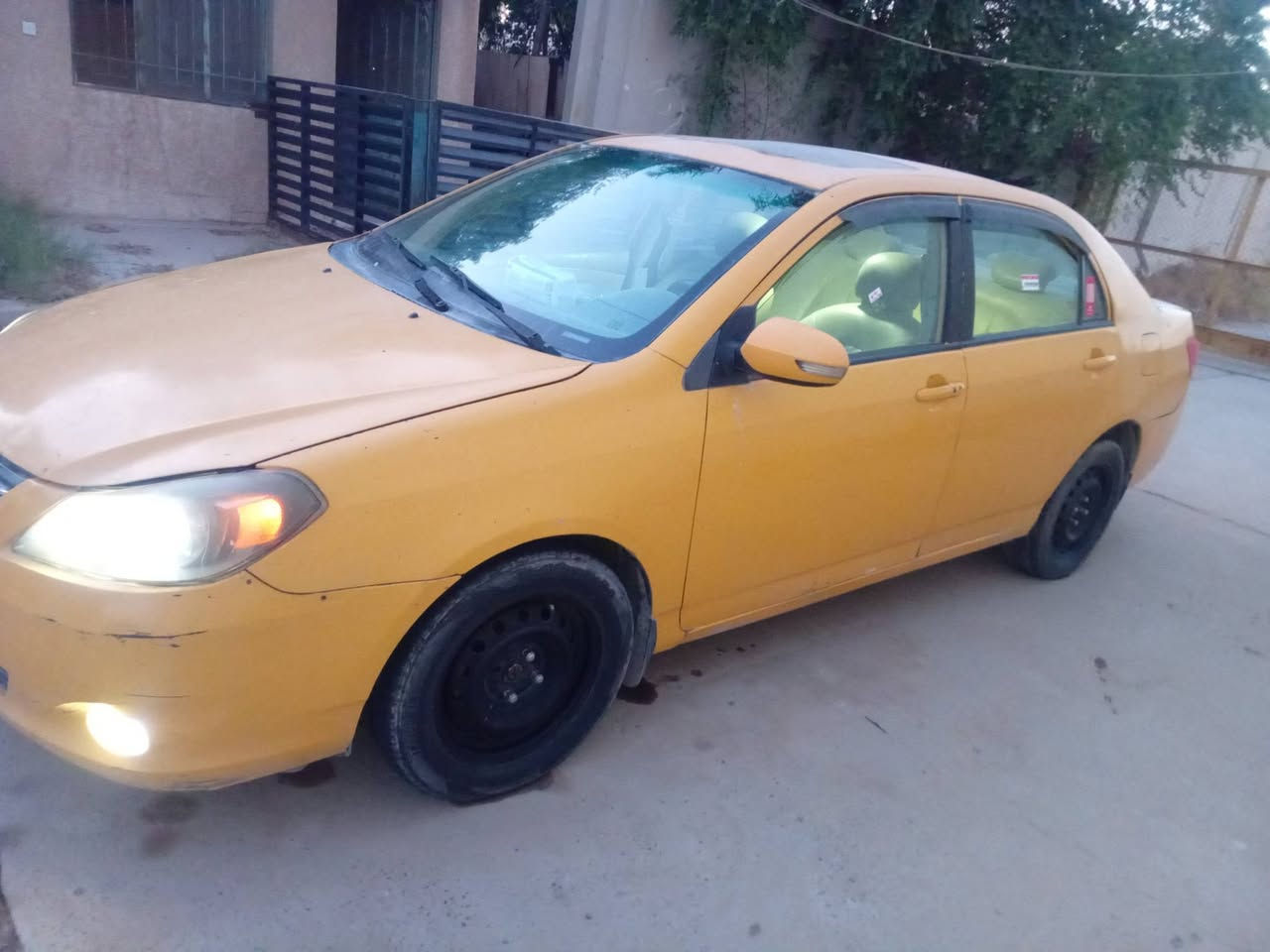 السلام عليكم بي وايدي كير اوتو موديل ١١رقم بغداد اسعر ٣٥ مكان بغداد الزعفرانيه رقم الموبايل ***********/***********
