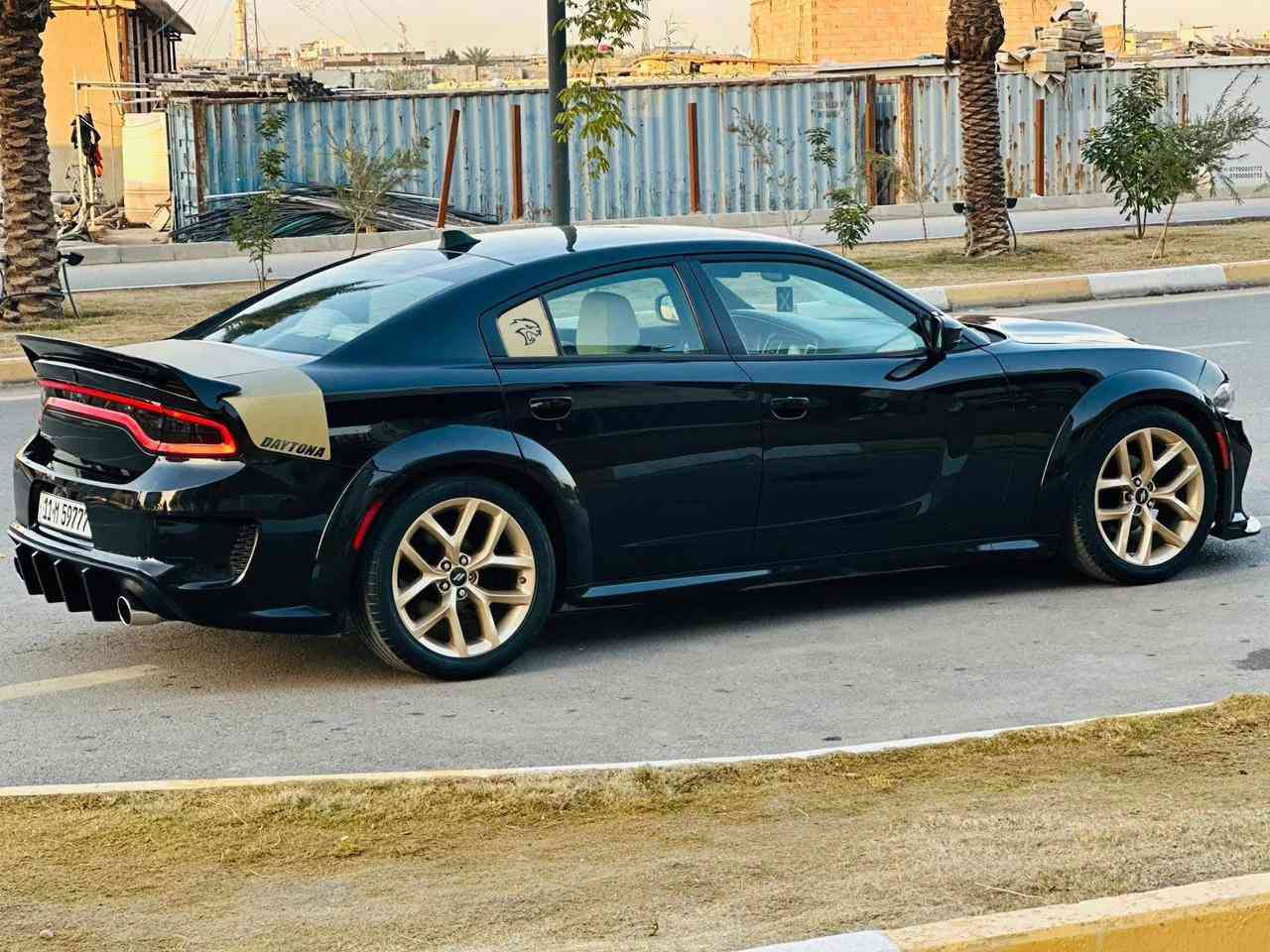 السلام عليكم
من رخصة الادمن
جارجر 2016 
رقم بغداد مميز بسمي 
ضررها جاملغ صبغ 
وبنيد محدث محدثه واي بدي 
مكاني بغداد العامريه
السعر 175 وبيها مجال
رقم تلفوني ‭0782 700 4000‬
