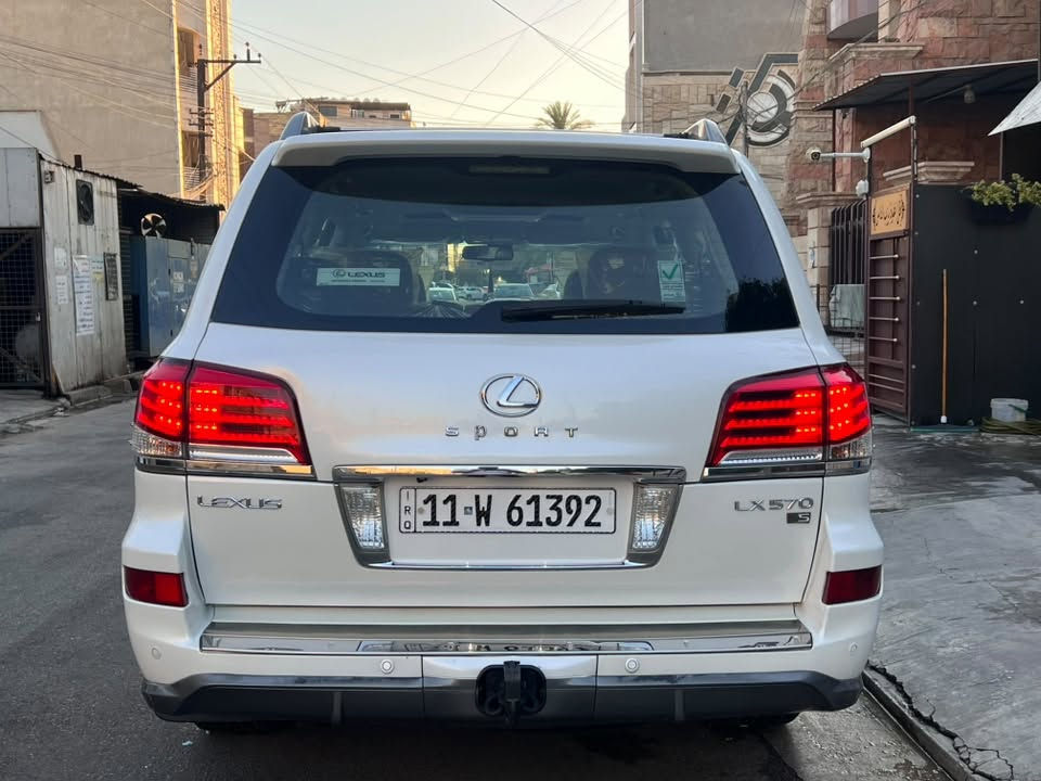 سلام عليكم ليكزز 2011 بريم  LX 5700 S فول السياره كامله بدون نقص ماشيه 148 الف تخم تاير باتري جديد كير مكينه تبديد ثلج رقم بغداد بسمي فول فول السياره بصمه فتحه كشنات جلد قرميدي كهرباء تدفئه تبريد سقف ديفدي شاشه ثنين مري شفط خمس كامرات جنطه كهرباء رادار امامي لد امامي خلفي تبريد بيانو تحكم امامي خلفي نضام تعليق جكات السياره مكفوله من الصبغ والضربه عدا بارد بسيط السعر 325$ وبيه مجال بسيط مكان السياره المنصور 

‭***********‬
