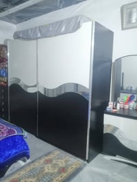 غرف نوم • للبيع • أثاث