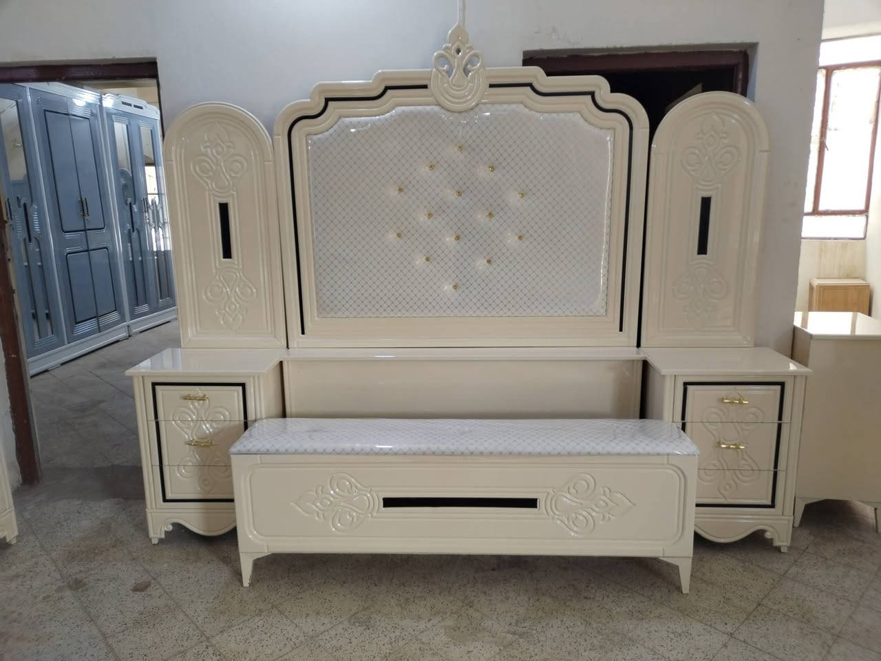 معرض إيلاف لبيع غرف ألنوم باللون الأبيض توجد أنواع الموديلات شغل درجه اولى.. العنوان بابل الحلة شارع أبوالقاسم ***********
