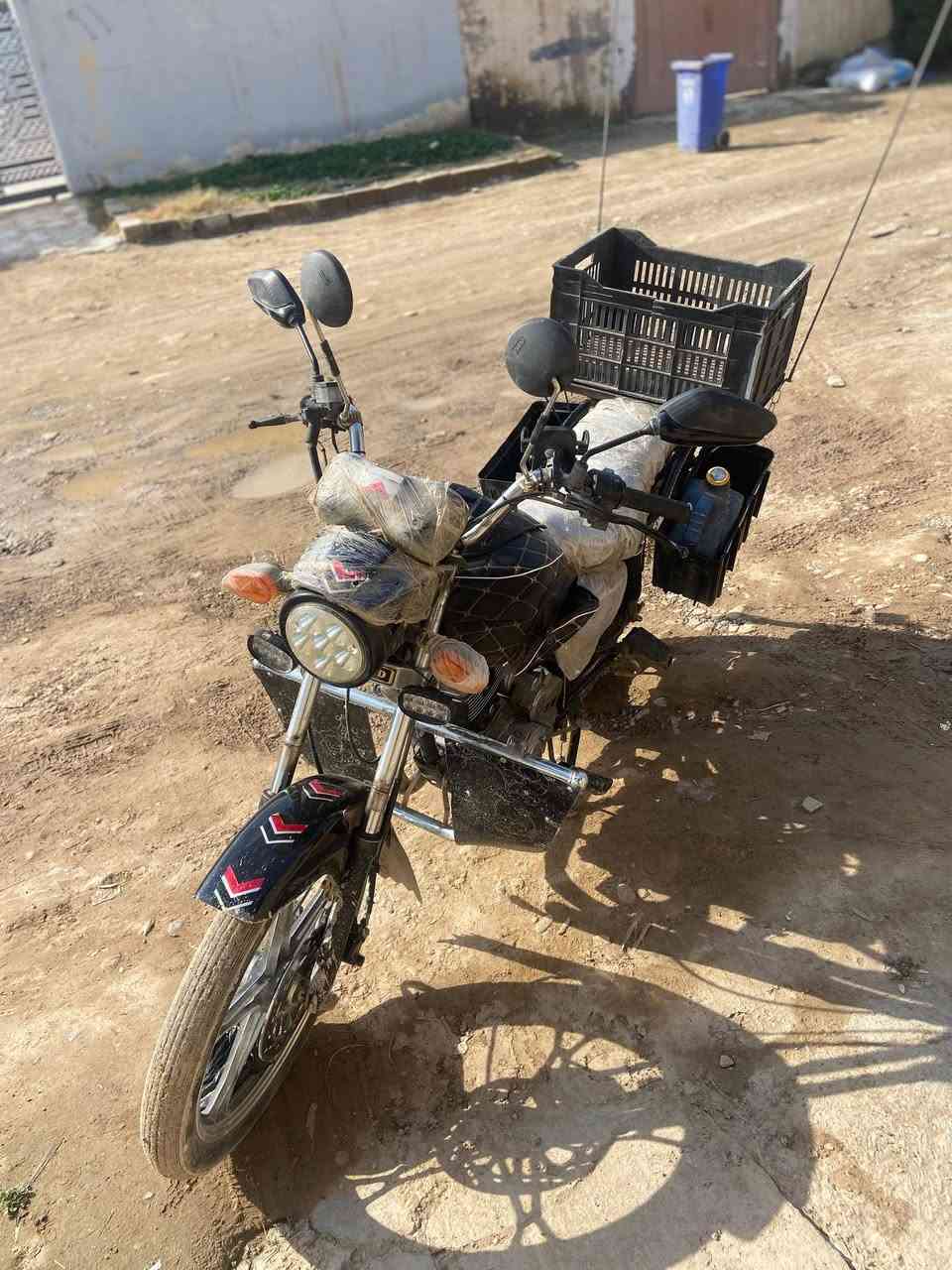 هيوشه للبيع  جديد جديد كهربائيات. محرك  تايرات وياله  كله شرط شرط   سعر 600 وبي مجال بسيط حك الجيه مكان القادسيه 
***********
