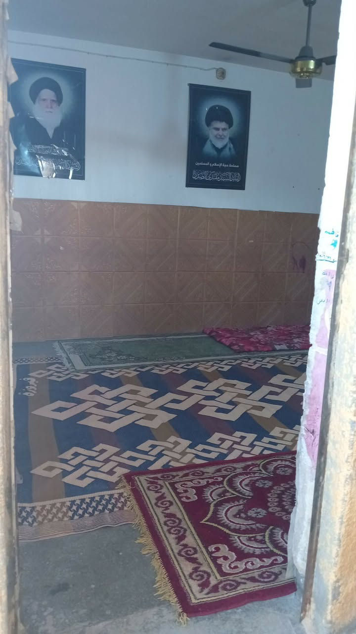حواسم مساحه ١٠٠
السقف صب مكان يم السوق الكبير 
سعر ١٢
مطبخ وستقبال وغرفتين وصحيات وطرمه


**إذا كنت صاحب هذا الإعلان وتريد حذفه لأي سبب، رجاءا أرسل رسالة إلى الدعم الفني**