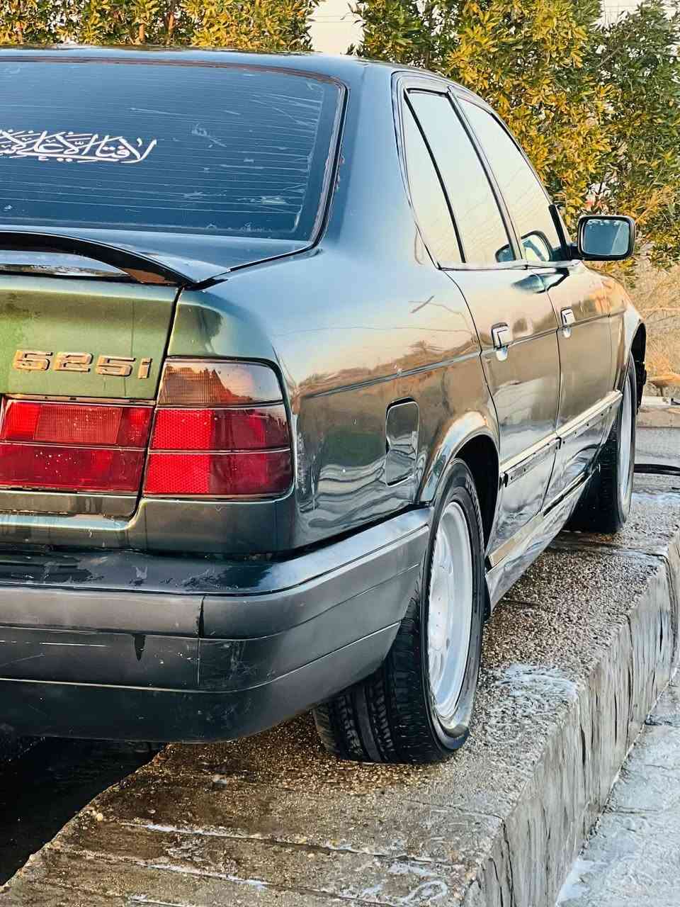 سلام عليكم للبيع بي ام ٥٢٥مسكر عدله مديل ٩١ رقم بغداد ألماني تحويل ثاني يوم خير من الله حداديه جديده تبريد ثلج تخم تاير جديد شاشه سنتر لوك كرئبايات كلها شغاله سياره حلوه ومال جناي سعرها ٤٤ وبيها مجال مكان السياره حله بابل رقمي ‭ ***********
