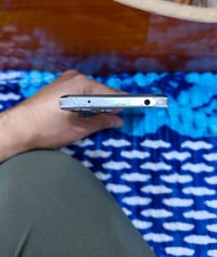 ريدمي 12 ٢٥٦ • خلفية فيها فتحة • الزبير