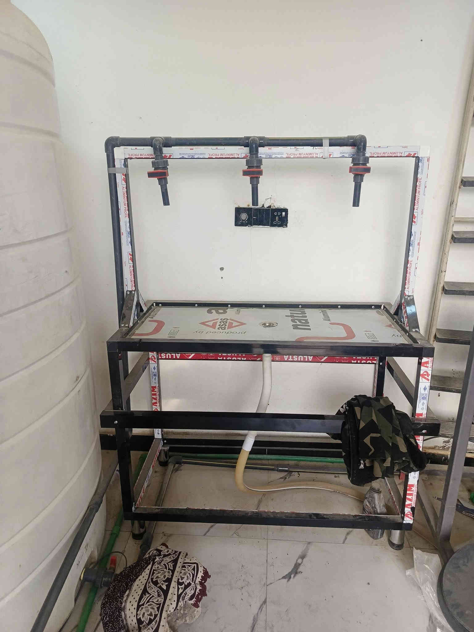 محطة ماء ارو مترين مستعمله نضيفه وحلوه 
ماطورين ايطالي 
2تانكيات ابو 5000
ميز ترس دبات 
السعر 28 ورقه 
مكاني ديوانيه شارع ٦٠ للتواصل 👇👇
***********
