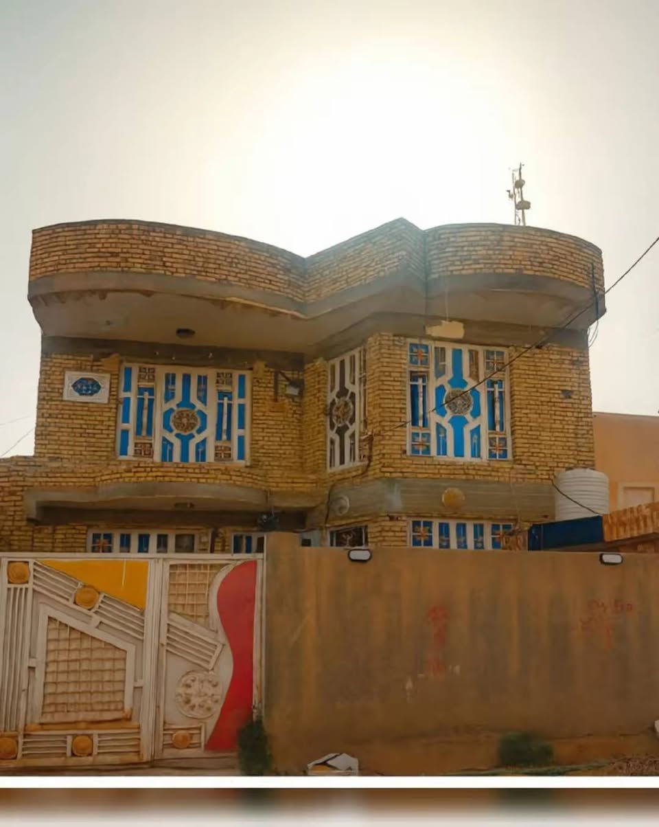 بيت للبيع طابقين شارع جليل فضيل الفرع المقابل لمجمع الورده البيضاء الرقم ***********
