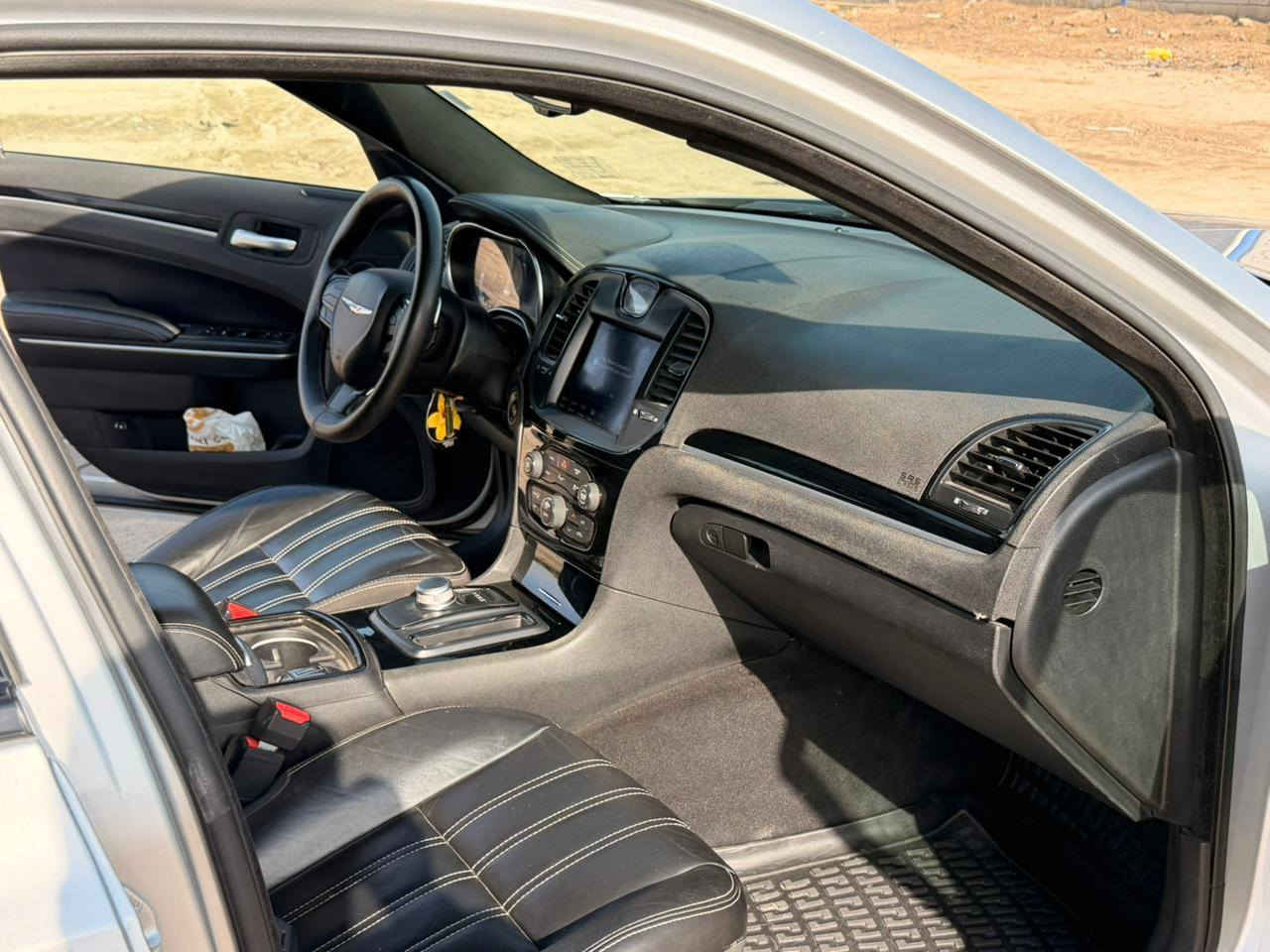 كرايسلر  300S امريكي 
مكفوله كلين تقرير تعمل وتسير 
لون سلفر بغداد بأسمي 
المسافة المقطوعة 40الف فقط وضع الوكالة
حجم المحرك 3600
السيارة كلين تايتل 
مواصفات السيارة:-
تاير شرط نكسن كوري جديد 
* نقطة عمياء . 
* حساسات امامية . 
* ويل قياس 18 أنج . 
* حساسات خلفية و اماميه.  . 
* شاشه كبيرة مع نظام ملاحة نفكيشن GPS .
* سستم صوت كامل مع دمام خلفي 
* كراسي جلد طبيعي شعار S
* مقاعد أمامية كهربائية عدد 2 .  . 
* مقاعد أمامية تبريد وتدفئة . 
* مقاعد خلفية تدفئة . 
* تشغيل عن بعد .  . 
* تدفئة ستيرن . 
* محدد سرعة .  . 
* كاميرا خلفية دوارة.
* مرايا رادار مع ترحيب متحسسة للاضاءة  
* دخول ذكي (بصمة) .
(السيارة رقم بغداد بأسمي)

مكان السيارة ذي قار 
رقم ‏‪0783 156 5636‬‏ ناصرية, ذي قار
