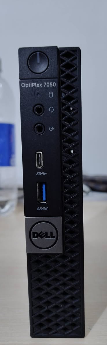 DELL مني كيس
نضافه 100/100 
معالج cori7 gel6 جيل سادس 
فئه المعالج T اقوى واحسن من U
رام 8   DDR4
هارد 256 M2 ssd
كارت شاشه حجم  4 G شير 
ونودز 11 برو 
وياه شاحنته و ماوس RGP اصلي شركه جايه 
و كيبور و كيبل HD 
سعر 140 الف قفل بدون عمله ولا بيه مجال سعر جوه سوك كله  
مكاني بغداد موجود توصيل  
مازنجر ما متواجد فقط اتصال أو وتساب 
***********
