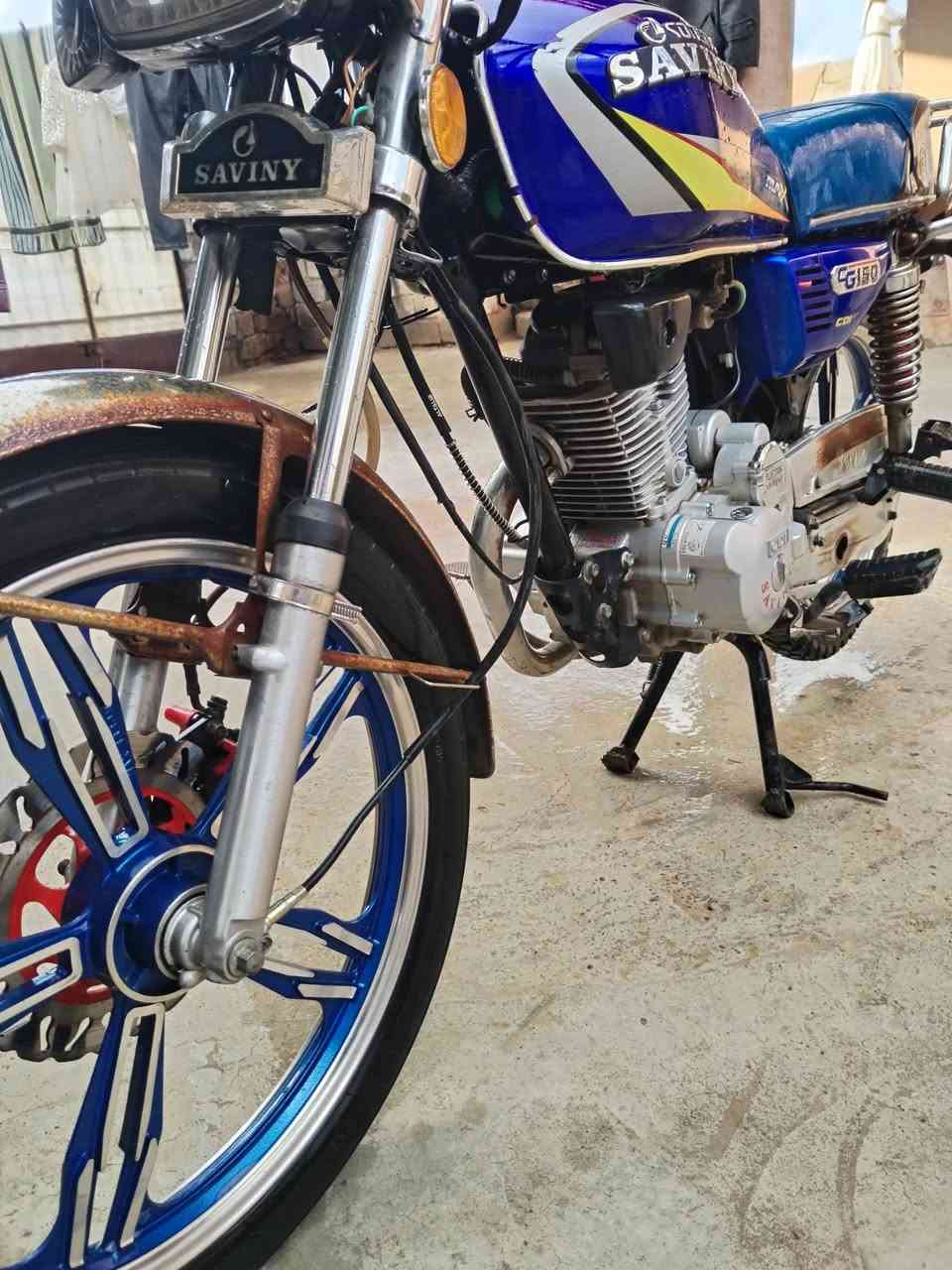 السلام عليكم
موطور للبيع سافان موديل 2022

نضافه فول محرك مفتوح

كهربائيات كله شغاله بريكات

تايرات جديد

5 كير سلف

السعر 475

شراي اتصل ***********
