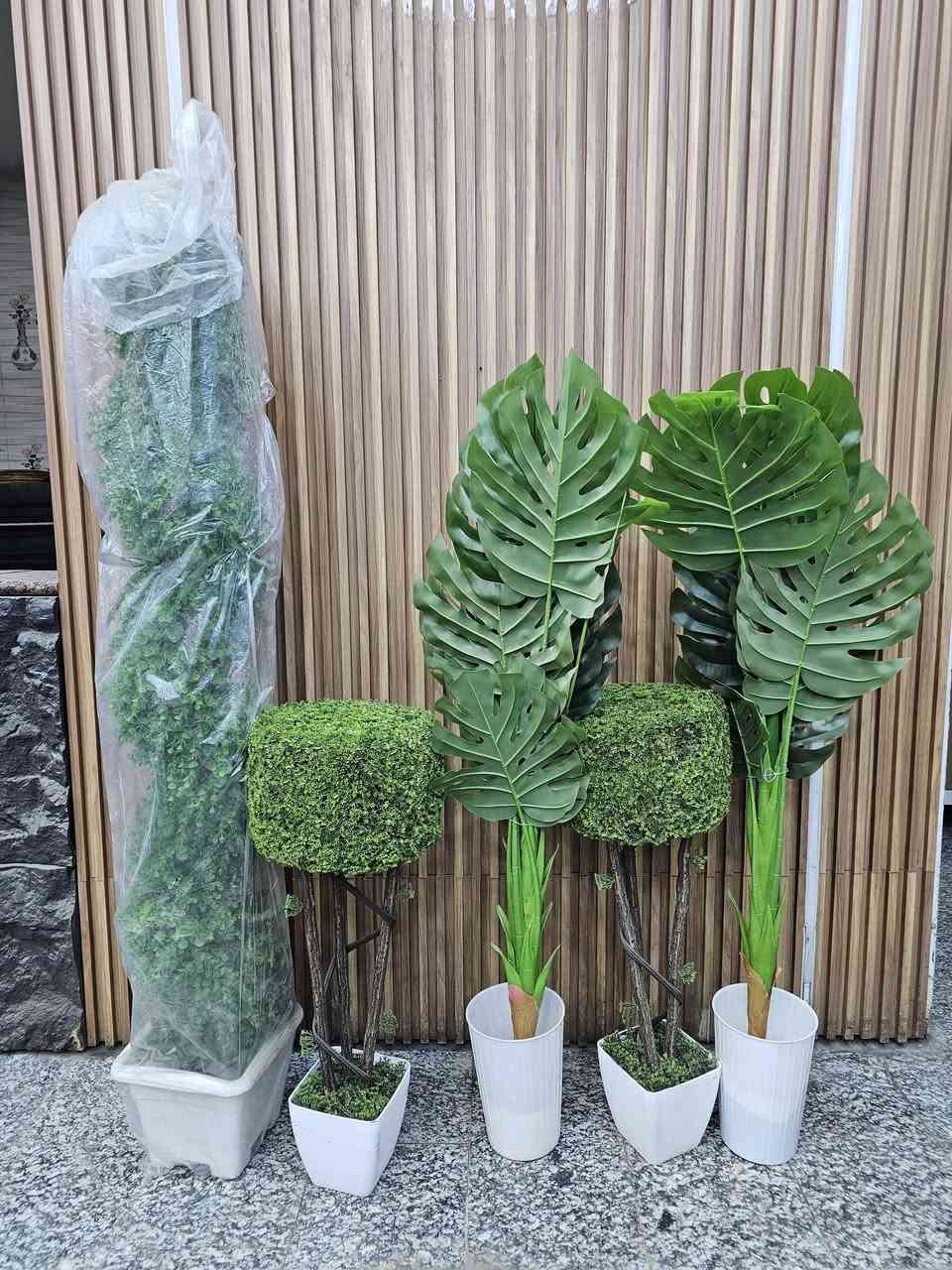 السلام عليكم شباب هاي الاغراض مستعملة اسبوع للبيع بسعر 550 الف🎈
📌ميز صالة عدد 2
📌ميز كاشير عدد1
📌شاشة LGUHD 
📌اشجار عدد 5
للتواصل على الرقم📲
(***********)📞
