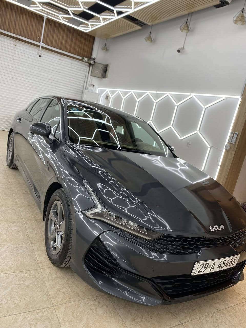 موديل 2022 K 5
سيارة استخدام شخصي مواصفات 

فوول من عدا الفتحة والجلد 

مكينة 1600 تيربو🚀

كأمره دواره 

حساسات جانبية ""

قيادة ذاتية 

تشغيل عن بعد 

توقف ذاتي 🛑

ثلاث وضعيات قيادة ،،،

حادث امريكا جاملغ وبنيد جاملغ صفحة السايق .

رقم واسط السيارة حرة تحويل ثاني يوم 

العنوان واسط الكوت مركز المدينة 

السعر 162 وبيها مجال 

***********
