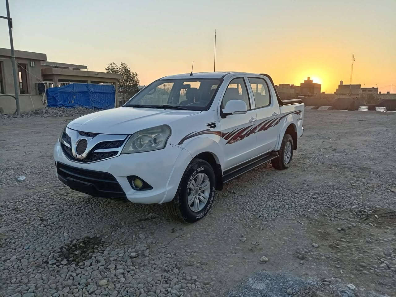 للبيع فتون موديل 2014  (مزاد وزراة الداخلية) بيه كتاب مزايدة تمشي بيه وين ماتريد سيارة جاهزه  مكفولة من الضربة والگلبة صبغ عام فقط رش تغير لون گير محرك مستيبوشي  حدادة  السعر 55 وبيه مجال  المكان ذي قار الرفاعي ***********
