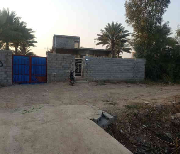 دار بناء حديث طابوق  ومزرعة للبيع مساحه الكليه  1350م طابو زراعي سند ٢٥ مكاتبه ووكاله على نهر العثمانية ماء وكهرباء  وتبليط وخط مولد وسياج ابلوك قرب جامع حجي ناصر  3غرف نوم واستقبال وصاله ومطبخ وصحيات داخليه وخارجية وبيتونه السعر 175مليون وبي مجال للشراي للاستفسار خاص او ***********
