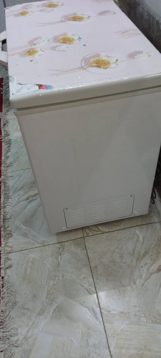 للبيع مجمدة كلش نظيف وشغالة السعر 175وبيهامجال ***********
