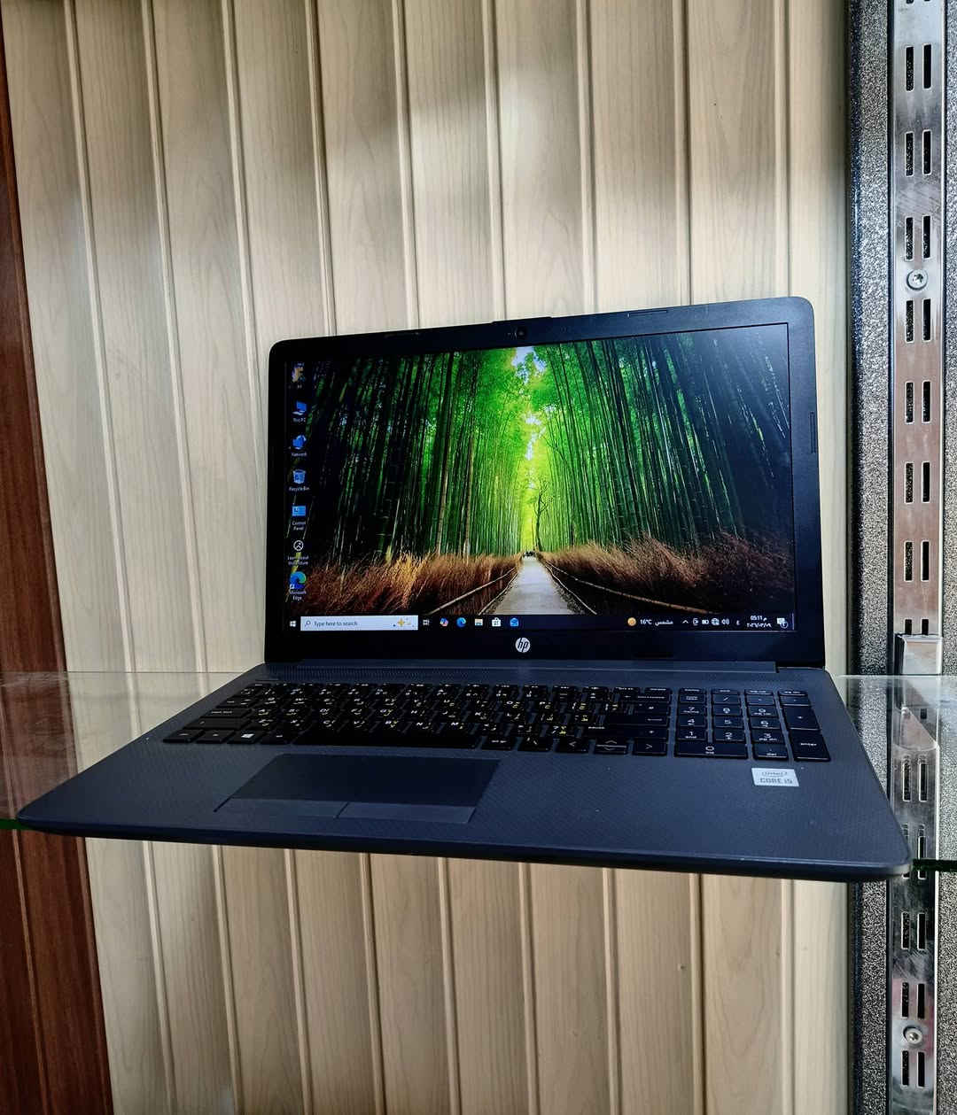 لابتوب بمواصفات ممتازة
Hp
المواصفات
Cor i5 
الجيل العاشر (10)
الرام 8GB 
الهارد 256GB ssd 
حجم الشاشة 15.6 انج  
نظافة الجهاز عالية جدا 
مستخدم شي قليل جدا 
🎁 الملحقات 
كارتون الجهاز + شاحن أصلي + حقيبة +ماوس  
السعر 325 الف دينار 
يتوفر توصيل لجميع محافظات العراق 
للتواصل على الخاص او على الواتساب
*********** واتساب 
***********
