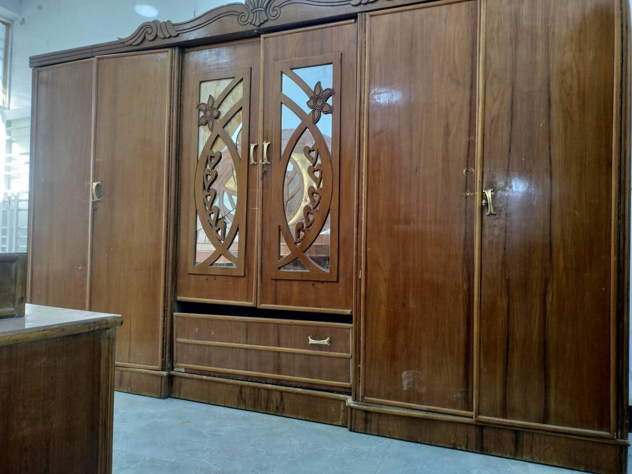 غرف نوم تسكام البيع كربلاء حي العباس ***********
