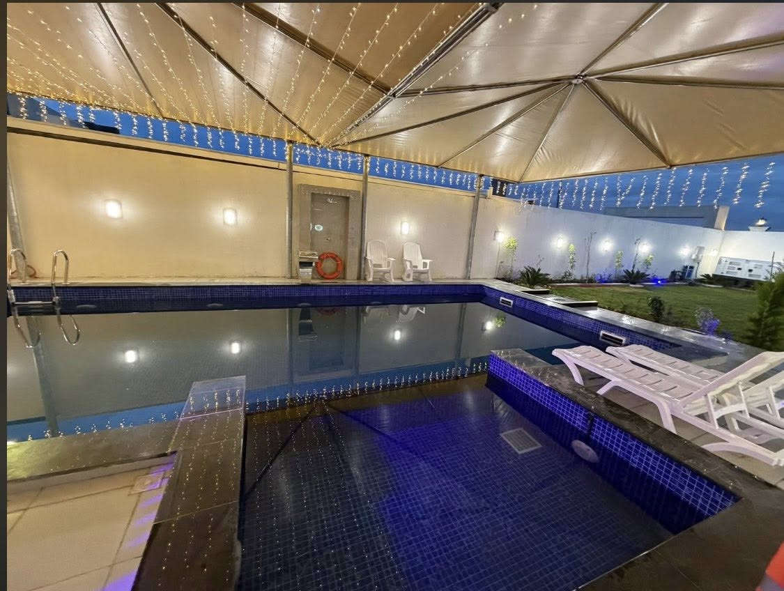هلاً وسهلاً بكم في مزرعه  ريلاكس🌴
الايجار اليوم بنضام الشفتات 

🔴 مسبح كبير ومفلتر 🏊‍♂️🏊‍♂️

🔴مسبح خاص الأطفال 🏊‍♂️🏊‍♀️

🔴تحكم و موسيقى

🔴 تحتوي المزرعه على2 غرف  منام وصاله مكيفه كبيره ومطبخ مجهز بالكامل وحمامات غربي ⛺️

🔴إنترنيت 24ساعة🛜

🔴 باربكيو مخصص للشواء 🍖🍗

🔴مكان 🔴 صاله خاصه للالعاب البليارد 🔴 و الفيشة 🎱🎱

🔴حديقة واسعة 🏞️

🔴 جلسة عربية 🏛️

🔴 حدائق ومساحات خضراء واسعه 🏞️🛤️

🔴 كراج  للسيارات 🚘🚙

🔴كهرباء 24 ساعة ⚡️

🔴 جلسات خارجيه 

🔴 كهرباء 24 ساعه 

🔴 اقامه حفلات اعياد الميلاد 🎂

🔴فقط 15 نفر 🙇🏼‍♂️

🔴 للحجز والاستفسار يرجى مراسله الصفحه او الاتصال على الرقم

☎️***********

موقع المزرعه بغداد الدوره البعيثه
