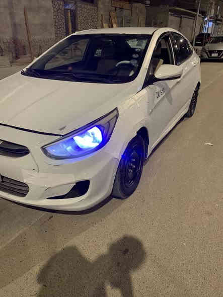 اكسنت ٢٠١٦ كصة جنطه محور مكينه كورلا سياره جديده ونضيفه جاهزه ناقصها بس شغل رون والعداد مال كيلو متر وسنويتها ضايعه السعر ٣٨ 
***********
