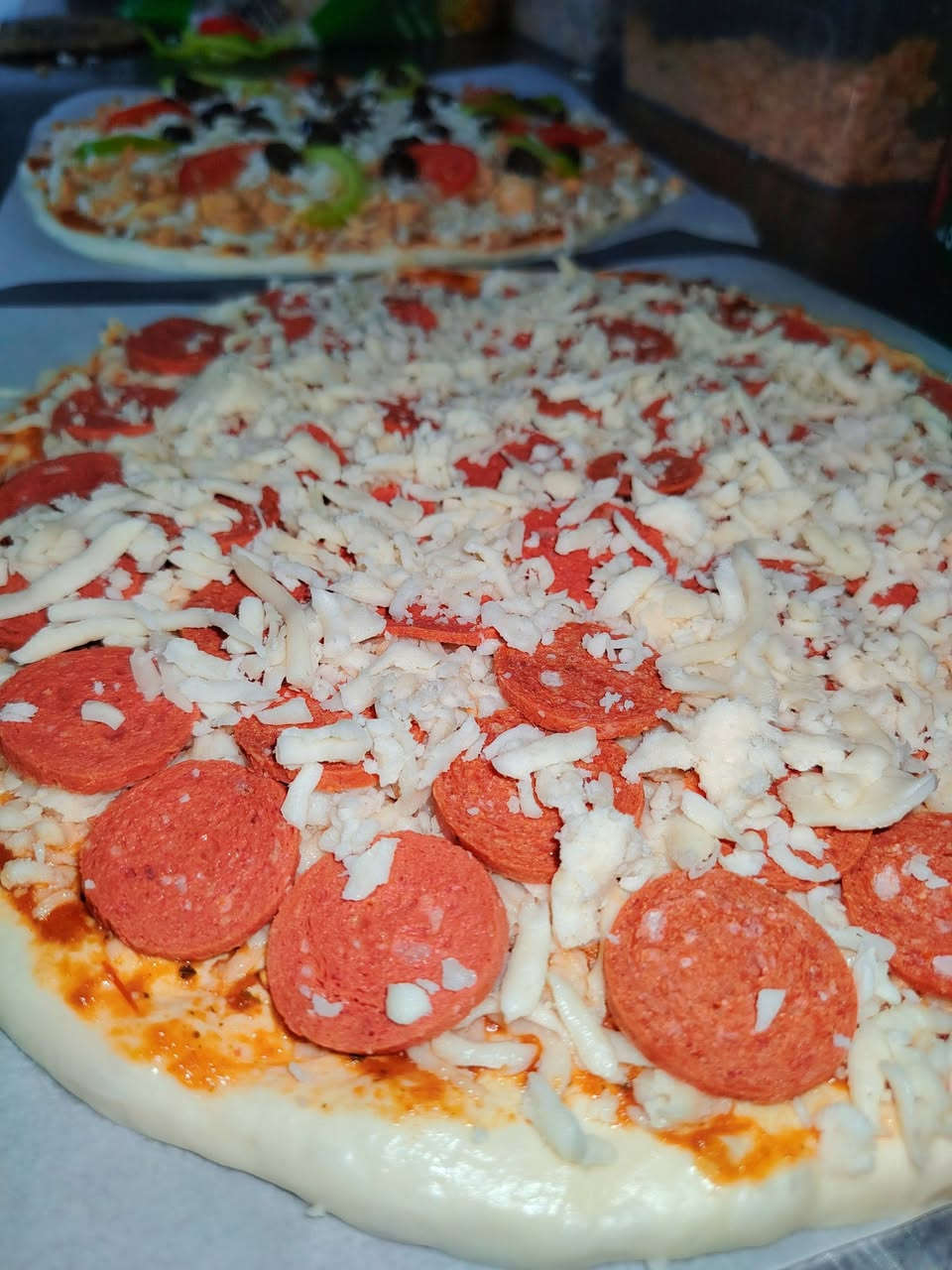 يتوفر جميع انواع البيتزا باسعار مختلفه ومناسبه
ريزو حسب الطلب 🥰👩‍🍳
ريزو بارد 4000
ريزو مدخن 4000
ريزو سبايسي4000
بيتزا بيبروني 6000
بيتزا لحم 6000
بيتزا دجاج 5000
بيتزا مشكل 5000
بيتزا زعتر 3000
بيتزا جبن 3000
بيتزا خضار3000
همبركر 2500
همبركر جبن 3000

يوجد توصيل  داخل الشورة وخارج الشوره
واهلا وسهلا بالجميع 
رقم واتساب ***********
https://www.instagram.com/chef_sawsan.1?igsh=MWE3azJxNzMwNmR2Yg==
