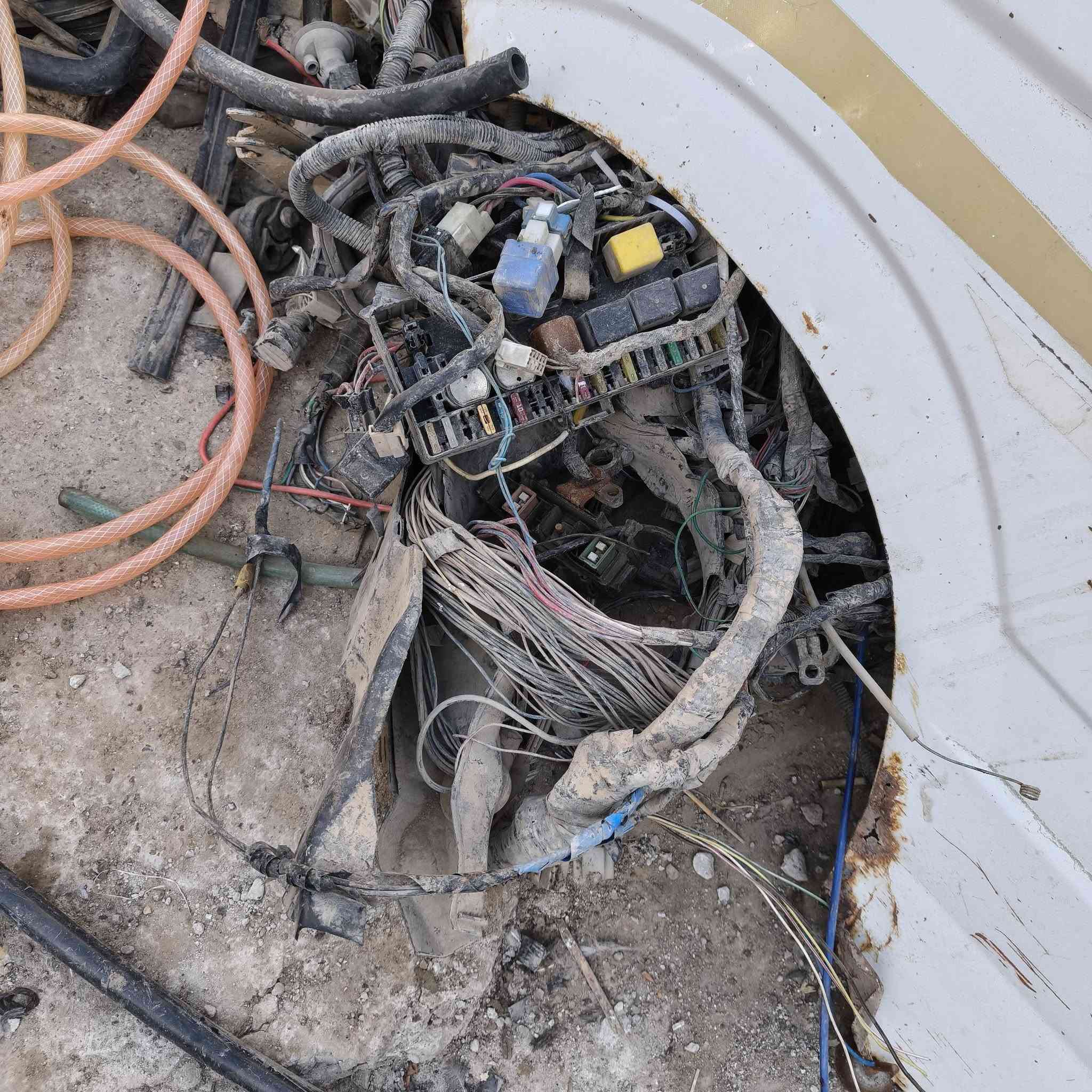 السلام عليكم شباب شتريدتفصيخ موجودبسعارمناسبه حتاشاصي موجودسلفات دينموات كشنات كامله اكسلات ابطاين شتريدموجودمكاني الحسينيه الراشديه الستفسار ***********/***********
