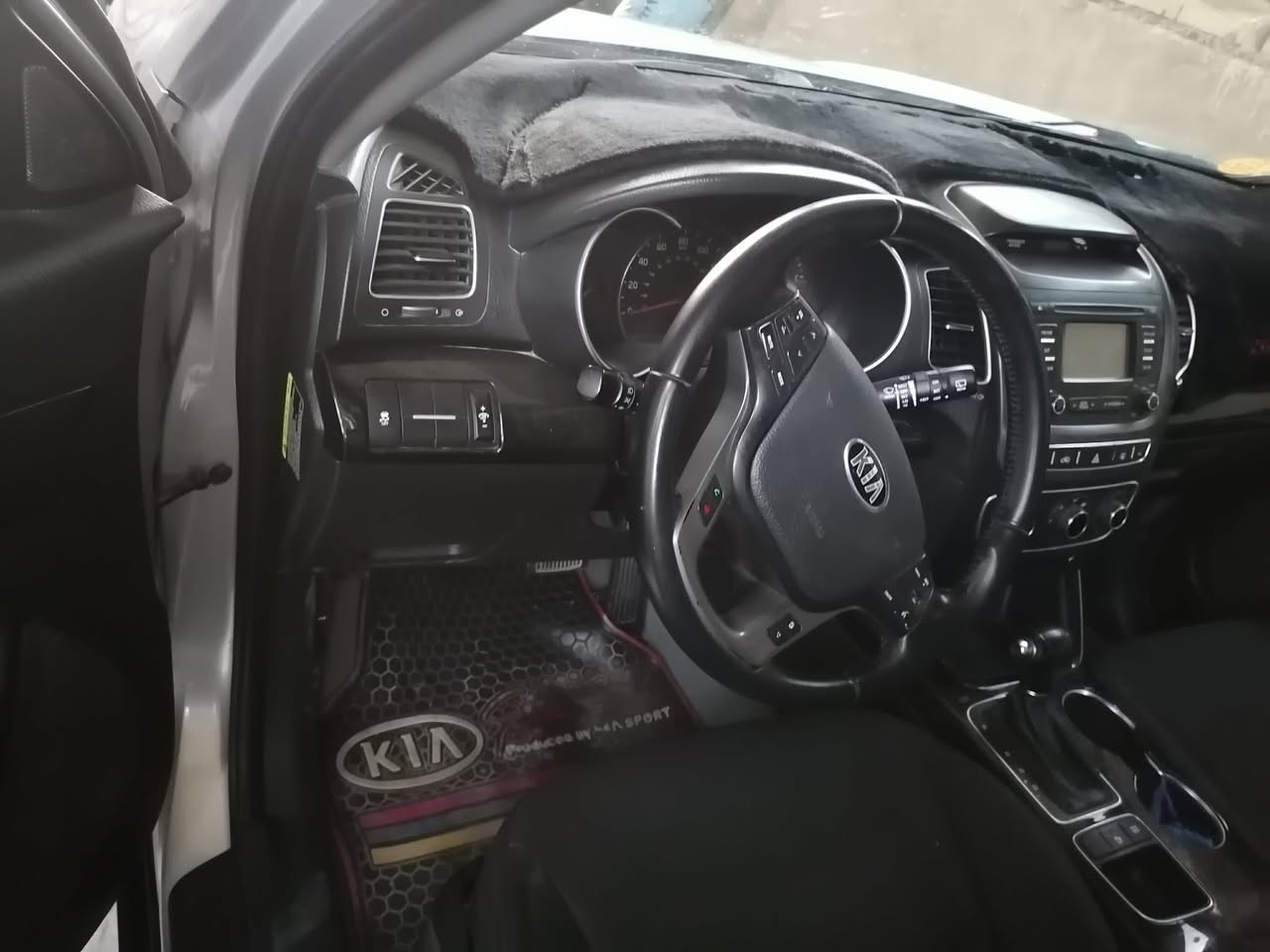 السلام عليكم سورنتو  وارد امريكي 2015. Gdi 2400
صور الحادث  والسونار مرفقه بالصور السعر 150 ***********
