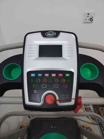 السلام عليكم 

للبيع جهاز جري نوعيه اصليه ماركة ( daily youth ) وليس صيني الجهاز نظيف كلش يحمل وزن 100 مكاني كربلاء السعر ب250 وبي مجال للاستفسار الاتصال على الرقم ***********
