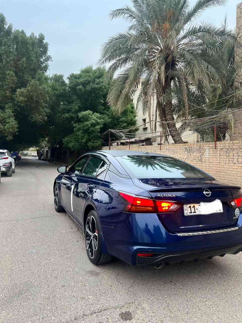 التما موديل 23 بيهه قطعتين بنيد وباب وره سايق صبغ وبارد باب سايق وجاملغات حوافهن السياره جاهزه من كلشي رقم بغداد 
السعر 137 بيهه مجال
*********** مكان مقداديه
